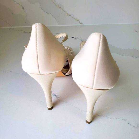 Jen+Kim. Satin material. NWB high heels shoes. Dust bag - Picture 9 of 9